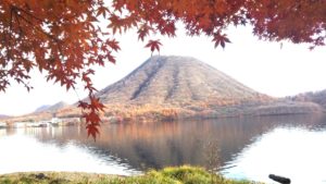 紅葉の榛名富士